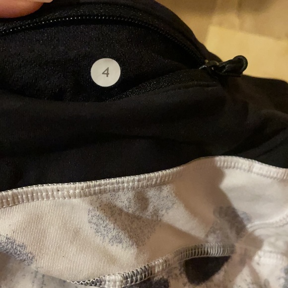 Lululemon active short - Picture 2 of 3